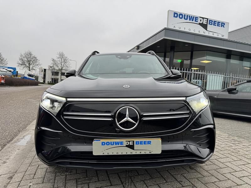 Occasion Mercedes EQB300 AMG line 168 kW (229 PK) 2022 Zwart SUV