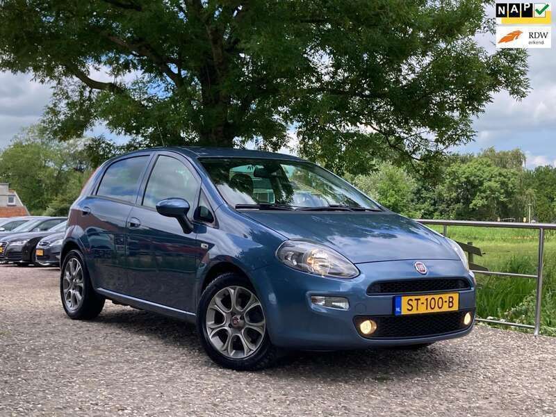 Blauw Gebruikt 2018 Fiat Punto Hatchback | € 5.450 (Iets duurder) - Afbeelding 1/4