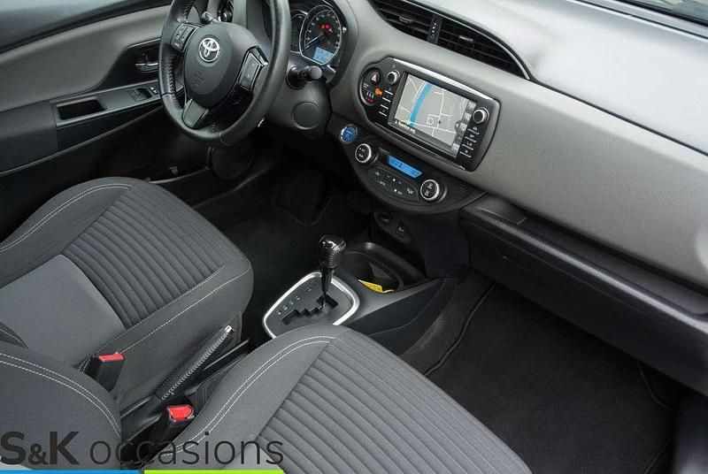 Occasion Toyota Yaris Hybrid 101 PK (74 kW) 2019 Wit Hatchback