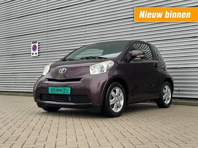 Occasion Toyota iQ Comfort 68 PK (50 kW) 2009 Paars Hatchback