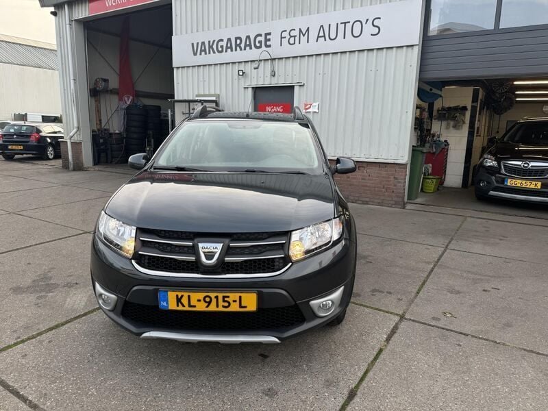 Occasion Dacia Sandero Lauréate 90 PK (66 kW) 2016 Grijs, metallic lak Hatchback