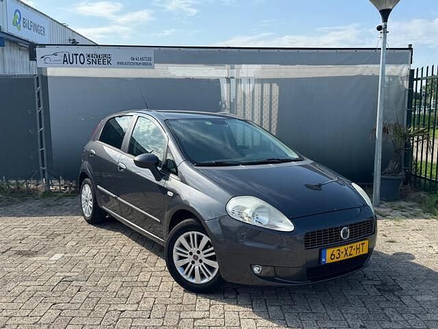 Grijs Gebruikt 2007 Fiat Grande Punto Dynamic Hatchback | € 1.249 (Eerlijke prijs) - Afbeelding 1/4