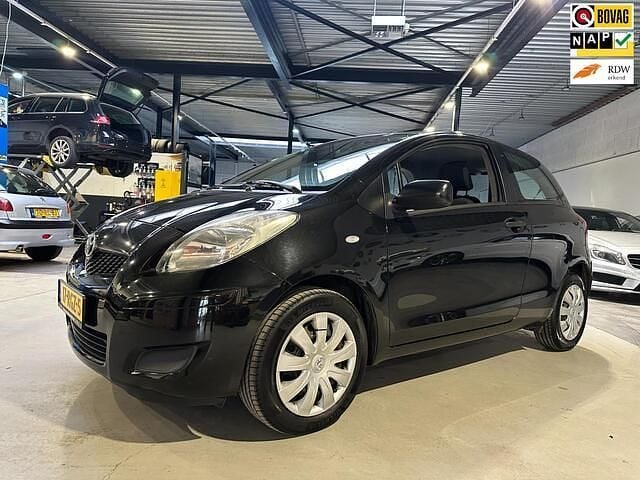 Occasion Toyota Yaris Comfort 99 PK (72 kW) 2011 Zwart Hatchback