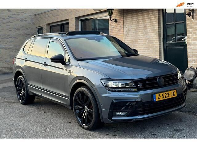 Grijs Occasion 2019 VW Tiguan Allspace Highline SUV | € 34.750 (Iets duurder) - Afbeelding 1/4