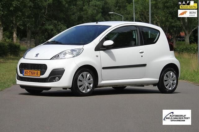 Wit Gebruikt 2012 Peugeot 107 Active Premium Hatchback | € 6.950 (Eerlijke prijs) - Afbeelding 1/4
