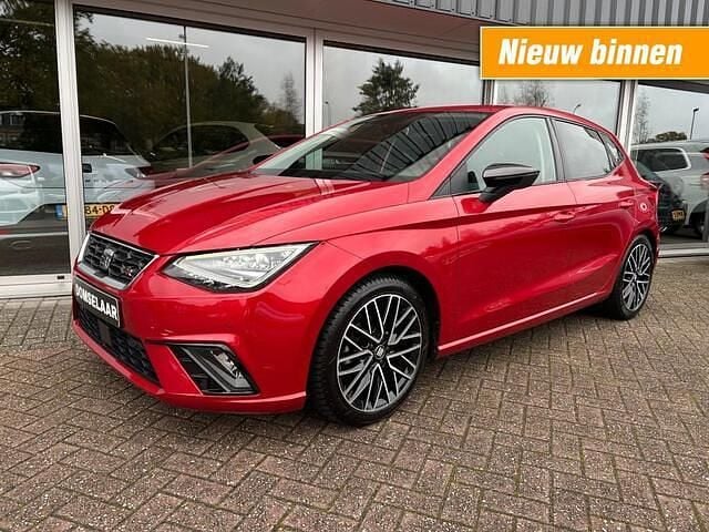 Rood Gebruikt 2018 Seat Ibiza Business Hatchback | € 12.945 (Eerlijke prijs) - Afbeelding 1/4