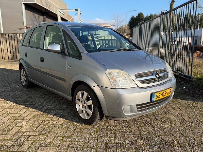 Grijs (metallic) Gebruikt 2005 Opel Meriva MPV | € 1.250 (Goede deal) - Afbeelding 1/4
