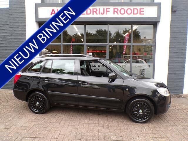 Zwart Gebruikt 2009 Skoda Fabia Elegance Stationwagen | € 5.999 (Duur) - Afbeelding 1/4