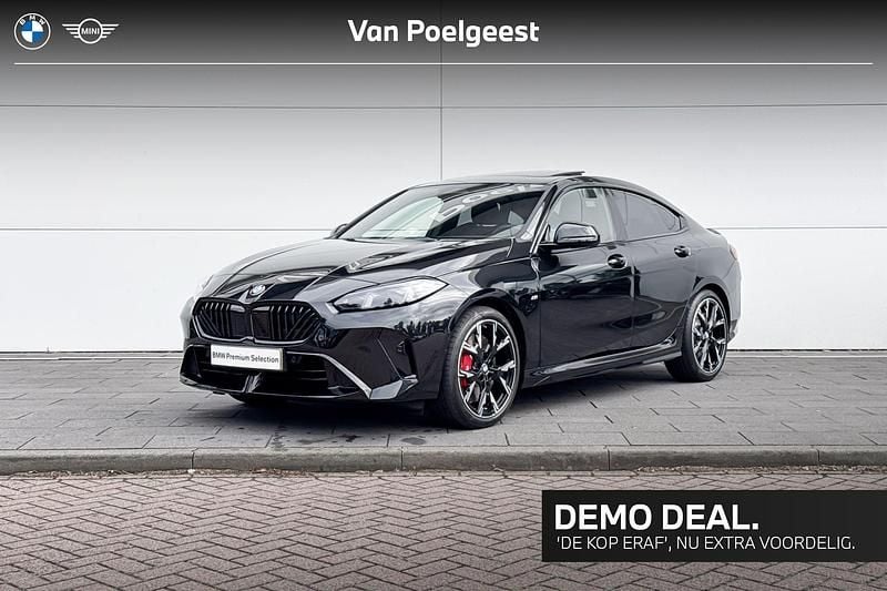 Zwart, metallic lak Gebruikt 2025 BMW 220 Shadowline Coupé | € 39.900 (Super prijs) - Afbeelding 1/4