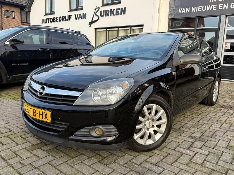 Zwart Gebruikt 2006 Opel Astra Executive Hatchback | € 1.895 (Eerlijke prijs) - Afbeelding 1/4