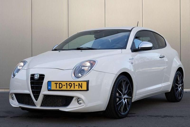 Wit Gebruikt 2014 Alfa Romeo MiTo Distinctive Hatchback | € 9.999 (Eerlijke prijs) - Afbeelding 1/4