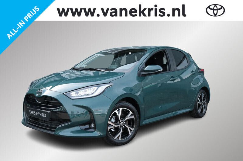 Groen, metallic lak Nieuw 2025 Toyota Yaris Hybrid Comfort Hatchback | € 30.730 (Eerlijke prijs) - Afbeelding 1/4