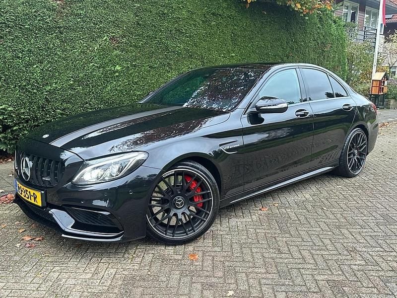 Zwart (metallic) Gebruikt 2015 Mercedes S63 AMG AMG Sedan | € 42.950 (Iets duurder) - Afbeelding 1/4
