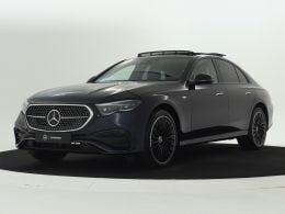 Donker nauticblauw metallic Nieuw 2025 Mercedes 300 Sport Edition Sedan | € 91.144 (Iets duurder) - Afbeelding 1/4