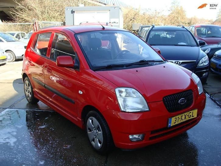 Occasion Kia Picanto Light 61 PK (44 kW) 2007 Rood Hatchback
