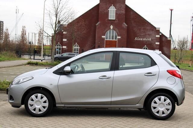 Occasion Mazda 2 75 PK (55 kW) 2010 Grijs Hatchback