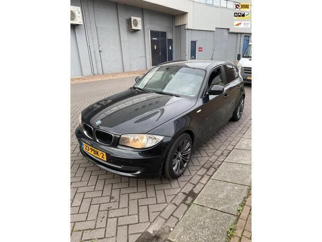 Zwart Gebruikt 2010 BMW 118 Hatchback | € 3.950 (Iets duurder) - Afbeelding 1/4