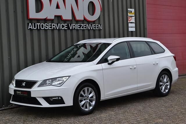 Wit Occasion 2017 Seat Leon ST Reference Stationwagen | € 10.950 (Goede deal) - Afbeelding 1/4