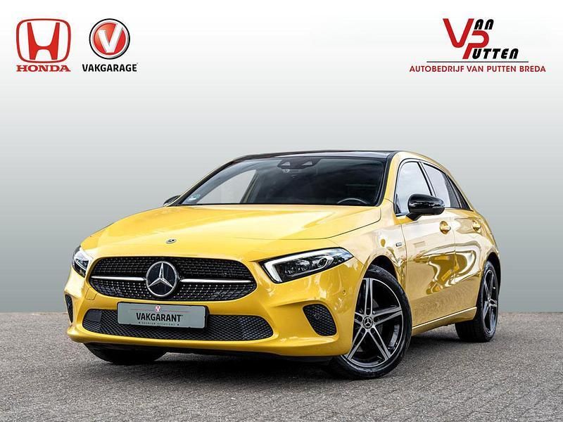 Geel Gebruikt 2020 Mercedes A250 Hatchback | € 27.999 (Super prijs) - Afbeelding 1/3