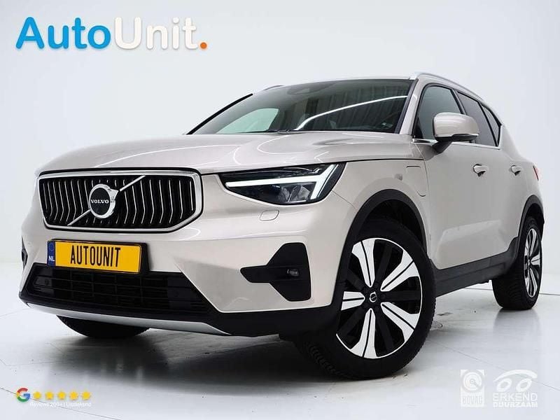 Beige, metallic lak Gebruikt 2022 Volvo XC40 Ultimate SUV | € 37.840 (Iets duurder) - Afbeelding 1/4