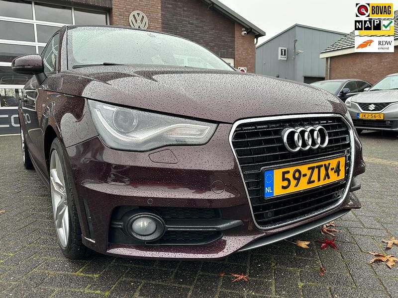 Rood Gebruikt 2013 Audi A1 Proline Hatchback | € 7.850 (Super prijs) - Afbeelding 1/4