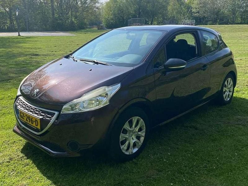 Bruin Gebruikt 2013 Peugeot 208 Access Hatchback | € 3.500 (Super prijs) - Afbeelding 1/4