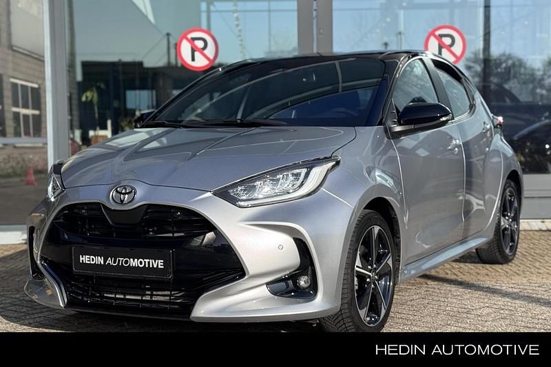 Occasion Toyota Yaris Hybrid Executive 131 PK (96 kW) 2025 Grijs Hatchback