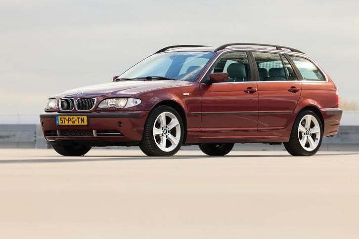 Rood Gebruikt 2004 BMW 330 Efficient Dynamics Stationwagen | € 9.250 (Iets duurder) - Afbeelding 1/4