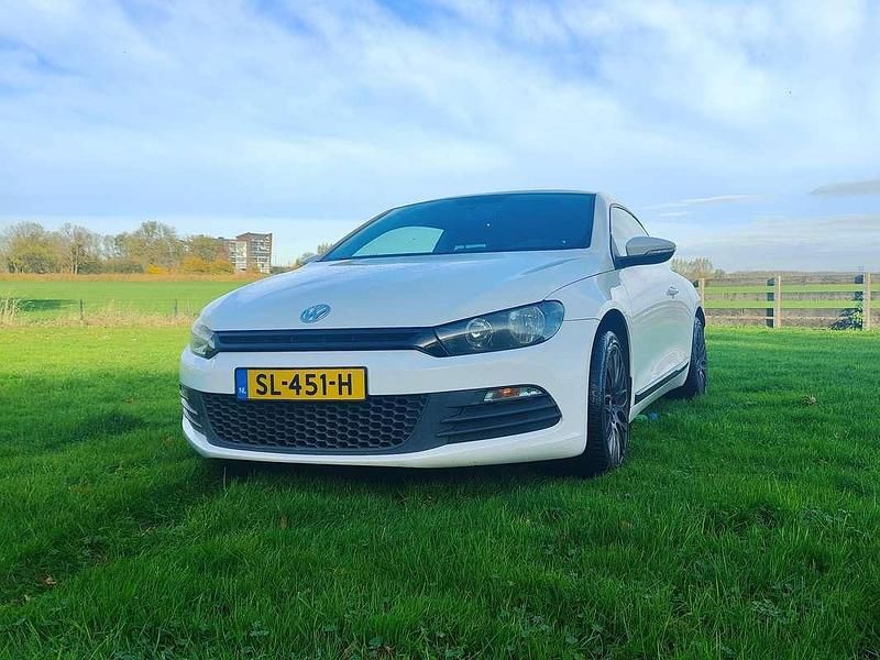 Wit Gebruikt 2008 VW Scirocco Coupé | € 4.695 (Eerlijke prijs) - Afbeelding 1/4