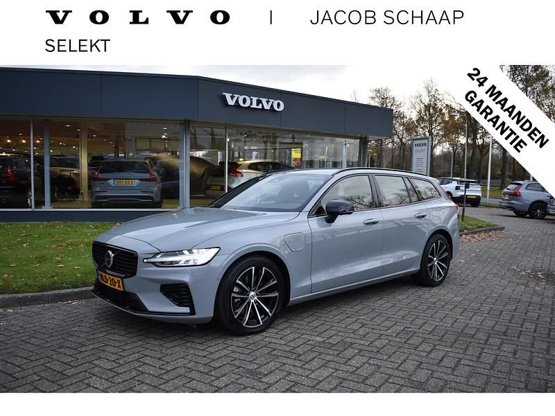 Grijs Occasion 2025 Volvo V60 Plus Stationwagen | € 46.250 (Iets duurder) - Afbeelding 1/4
