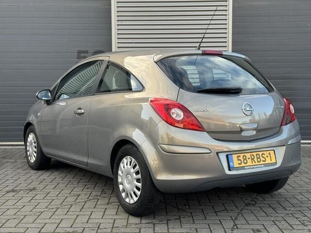 Occasion Opel Corsa Edition 95 PK (69 kW) 2011 Bruin Hatchback