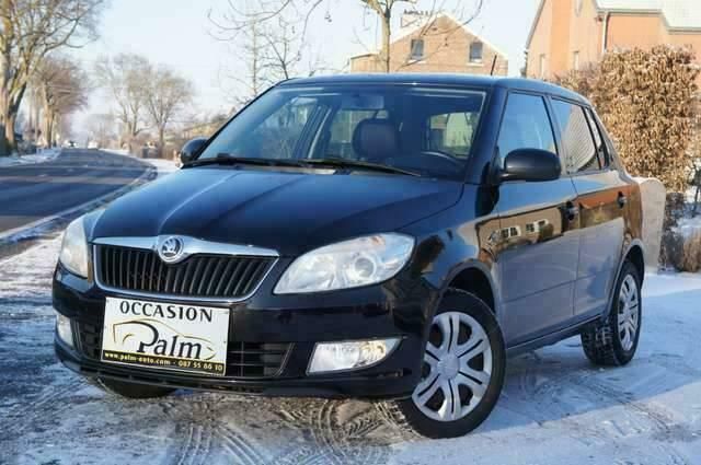 Zwart Gebruikt 2014 Skoda Fabia Active Sedan | € 5.900 (Goede deal) - Afbeelding 1/4