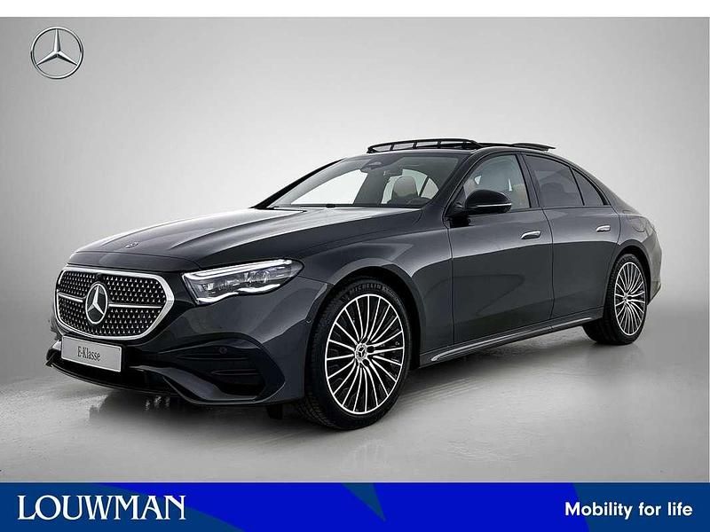 Grijs Nieuw 2025 Mercedes E300 Sport Edition Sedan | € 76.347 (Super prijs) - Afbeelding 1/4