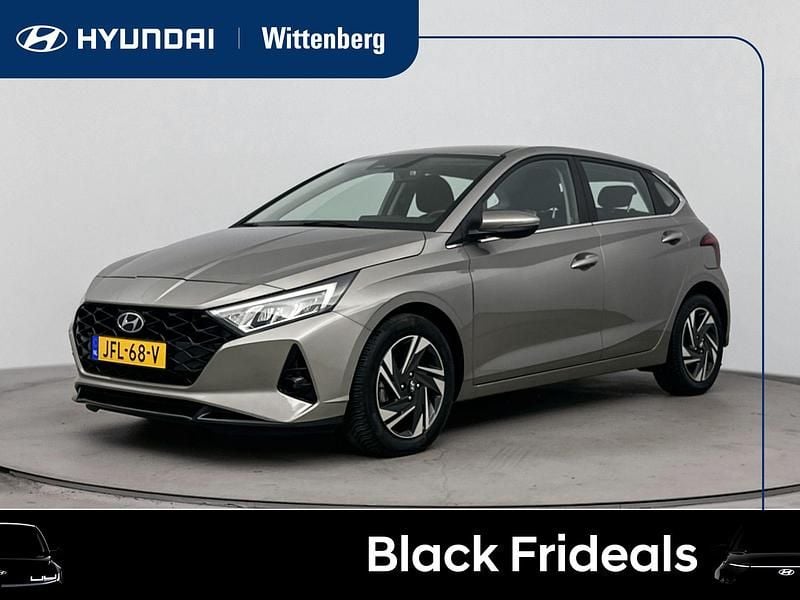 Grijs Gebruikt 2022 Hyundai i20 Comfort Hatchback | € 19.700 (Eerlijke prijs) - Afbeelding 1/3
