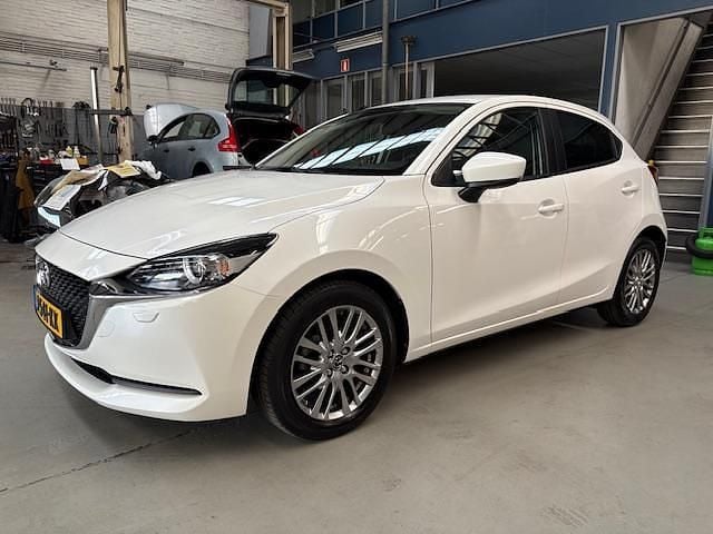 Wit Gebruikt 2020 Mazda 2 Style Hatchback | € 15.850 (Super prijs) - Afbeelding 1/4