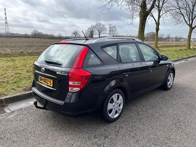 Occasion Kia Ceed 125 PK (91 kW) 2010 Zwart Hatchback