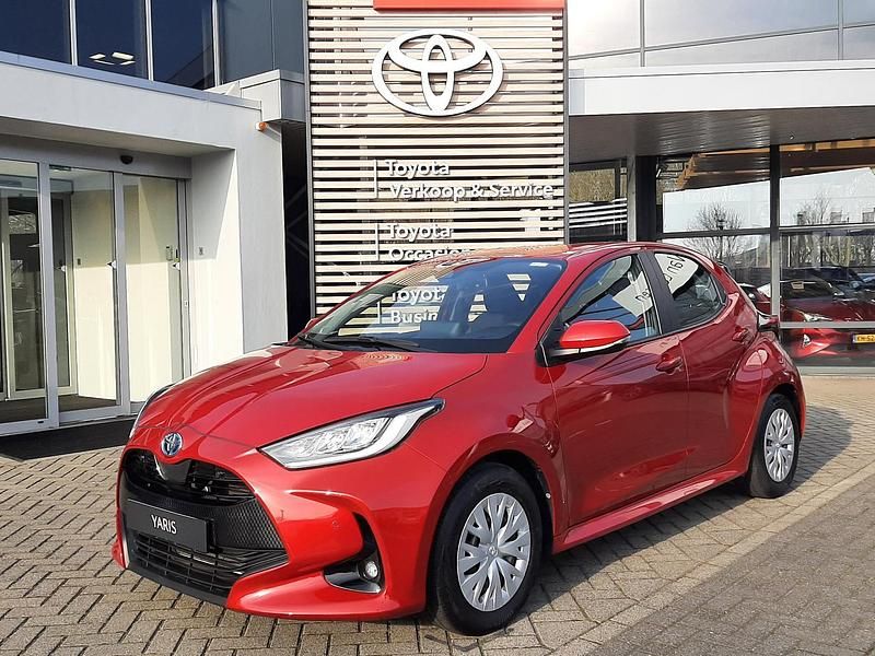 Occasion Toyota Yaris Hybrid Business Edition 2026 Rood Hatchback