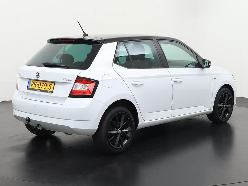 Occasion Skoda Fabia Drive 90 PK (66 kW) 2017 Moon white met zwart dak Hatchback