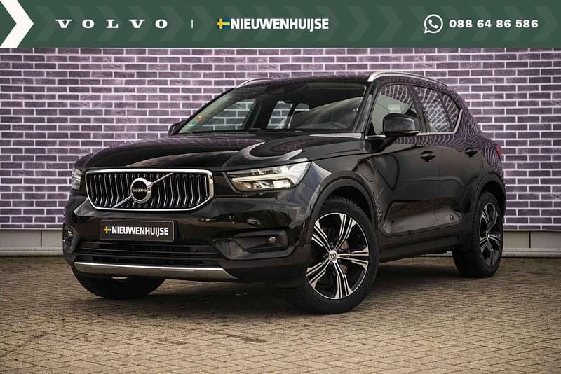 Zwart Gebruikt 2021 Volvo XC40 Inscription SUV | € 28.899 (Goede deal) - Afbeelding 1/3