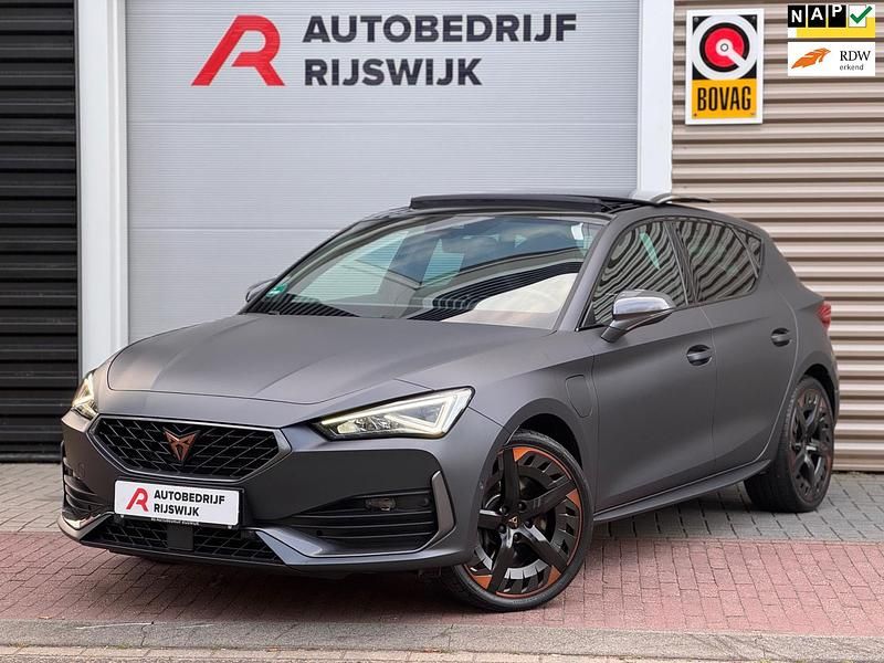 Grijs Gebruikt 2021 Cupra Leon VZ Stationwagen | € 29.950 (Iets duurder) - Afbeelding 1/4