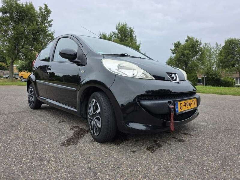 Zwart Gebruikt 2009 Peugeot 107 Hatchback | € 3.000 (Eerlijke prijs) - Afbeelding 1/4