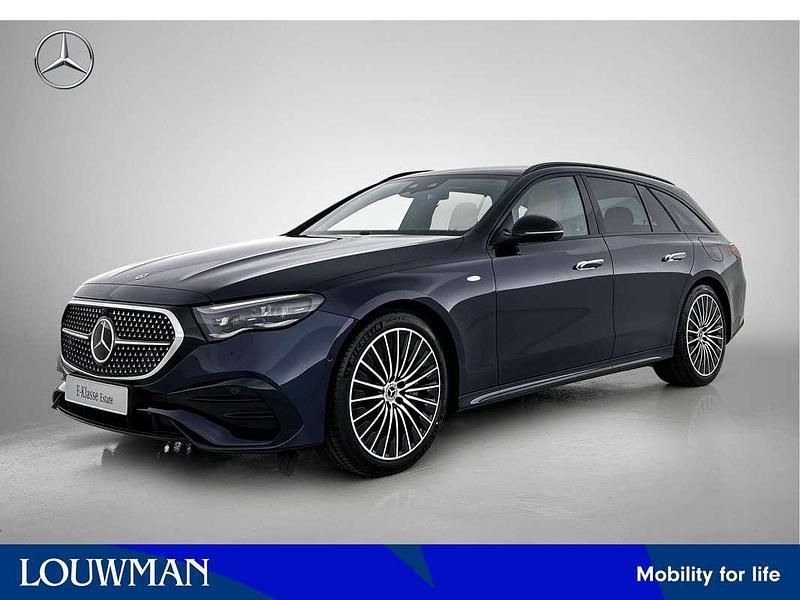 Blauw, metallic lak Nieuw 2025 Mercedes E300 Sport Edition Stationwagen | € 88.970 (Eerlijke prijs) - Afbeelding 1/4