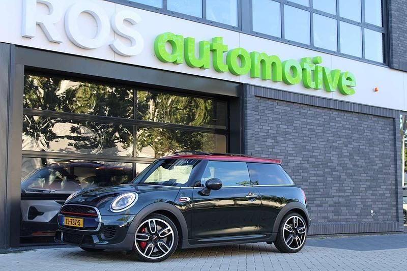 Groen Gebruikt 2018 Mini John Cooper Works Hatchback | € 24.450 (Iets duurder) - Afbeelding 1/4