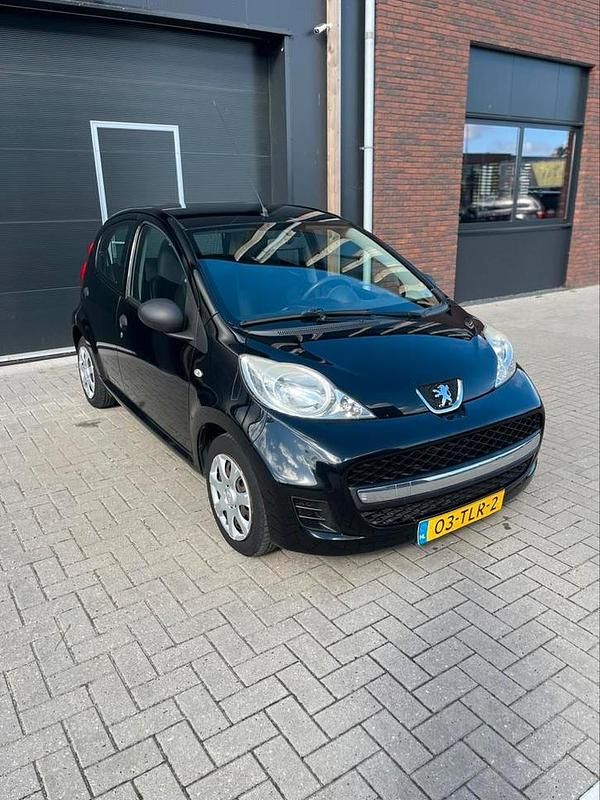 Gebruikt 2012 Peugeot 107 Hatchback | € 3.245 (Eerlijke prijs) - Afbeelding 1/4