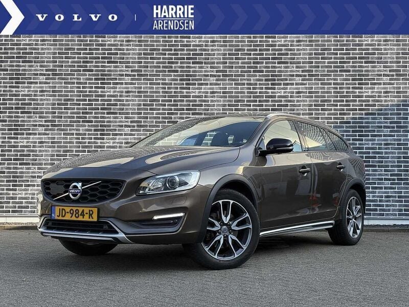 Bruin Gebruikt 2015 Volvo V60 CC Summum Stationwagen | € 23.899 (Iets duurder) - Afbeelding 1/4