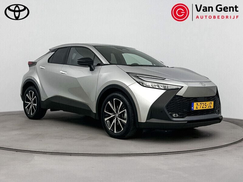Grijs Gebruikt 2024 Toyota C-HR SUV | € 32.499 (Super prijs) - Afbeelding 1/4