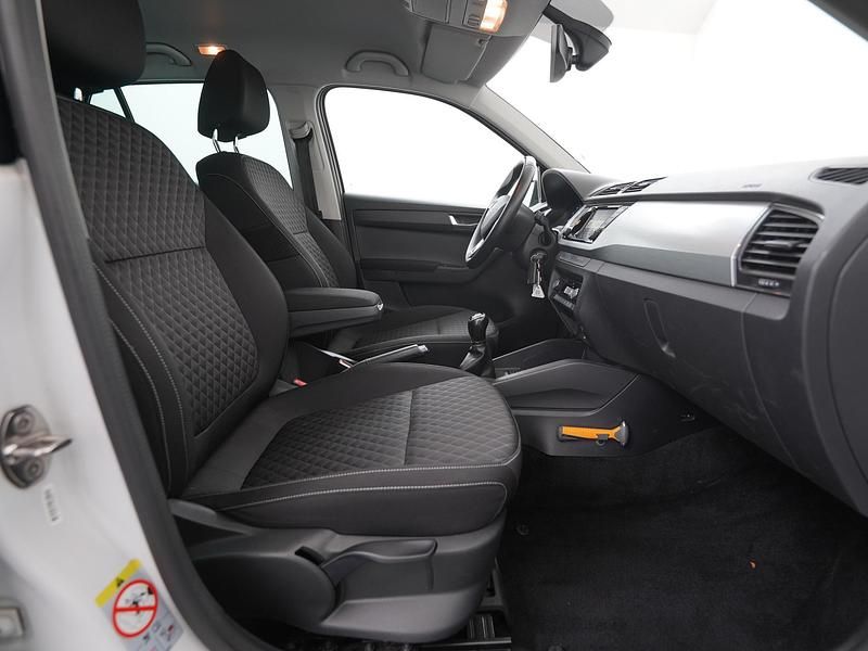 Occasion Skoda Fabia Drive 90 PK (66 kW) 2017 Moon white met zwart dak Hatchback