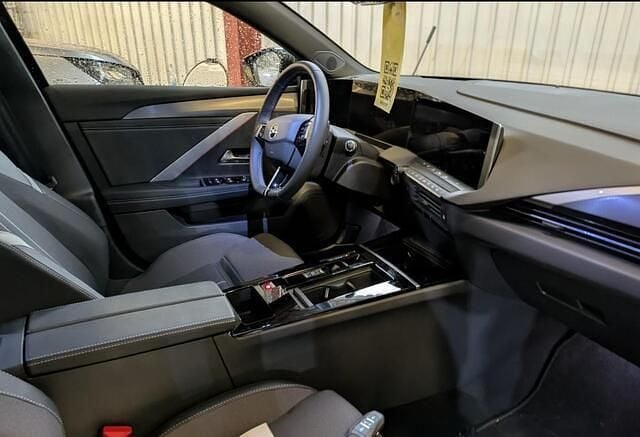 Occasion Opel Astra 131 PK (96 kW) 2024 Zwart Hatchback