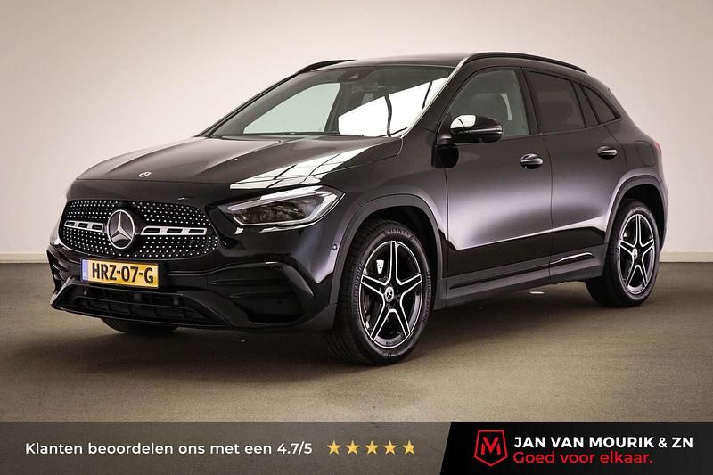 Zwart Gebruikt 2022 Mercedes GLA250 AMG line SUV | € 38.695 (Iets duurder) - Afbeelding 1/4