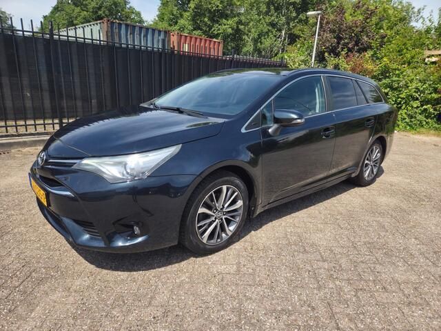 Occasion Toyota Avensis 147 PK (108 kW) 2017 Zwart, metallic lak Stationwagen